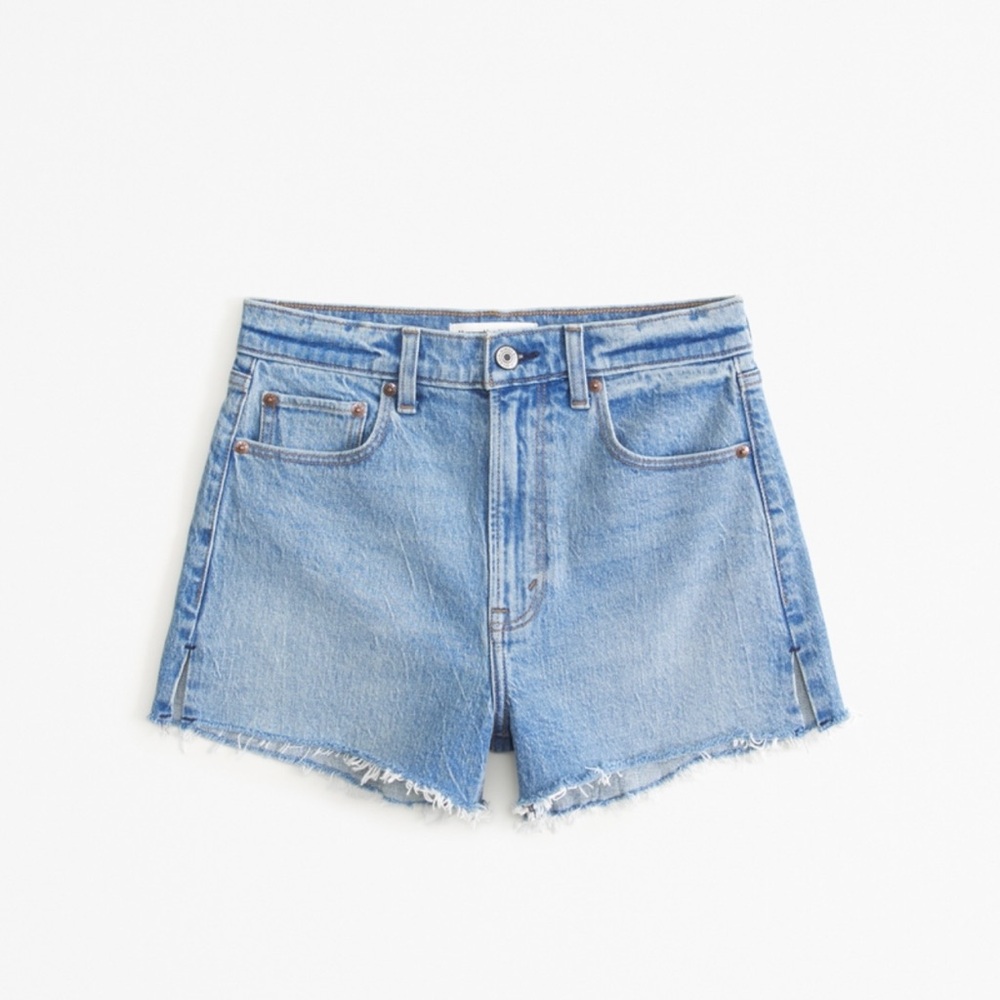 Abercrombie High Rise Mom shorts, size 26/2
